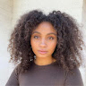 Meet your Posher, Akili